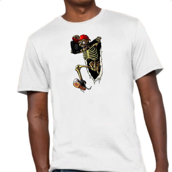 Camiseta Unissex Caveira jovem rasgando camiseta - Imagem 4