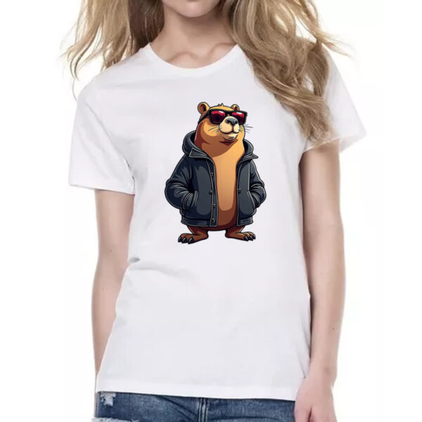 Camiseta Baby Look Capivara de Jaqueta e Oculos - Imagem 2