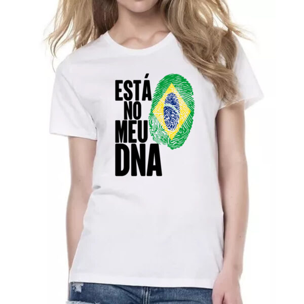 Camiseta Baby Look Esta no meu DNA Brasil - Imagem 2