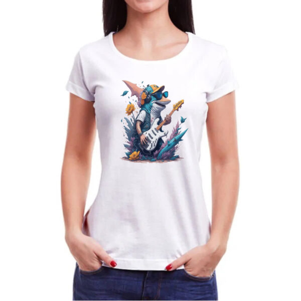Camiseta Baby Look Tubarao guitarrista - Imagem 3