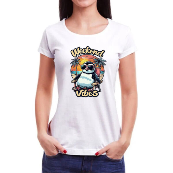 Camiseta Baby Look Pinguim Weekend Vibes - Imagem 3