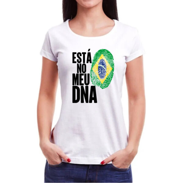 Camiseta Baby Look Esta no meu DNA Brasil - Imagem 3