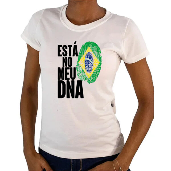 Camiseta Baby Look Esta no meu DNA Brasil - Imagem 4