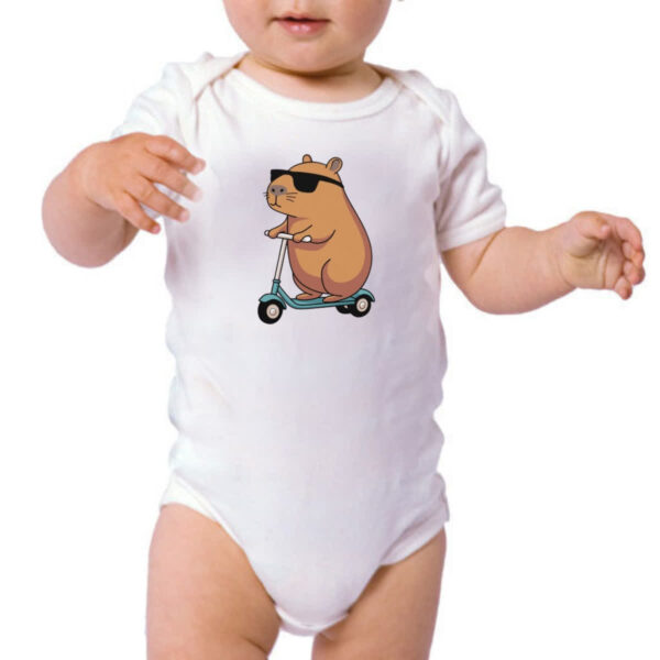 Body infantil Capivara no patinete - Imagem 3