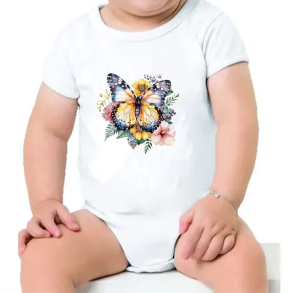 Body infantil Borboleta na flor - Imagem 4