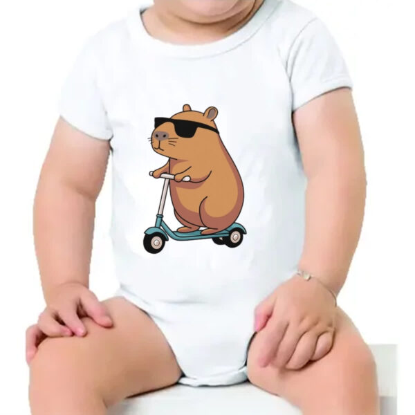 Body infantil Capivara no patinete - Imagem 4