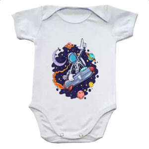 Body infantil Surfando na nave