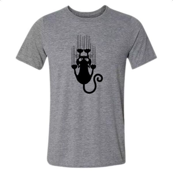 Camiseta Cinza Gato escorregando pela camiseta