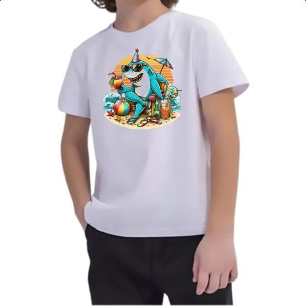 Camiseta Infanto Juvenil Tubarao de ferias - Imagem 2