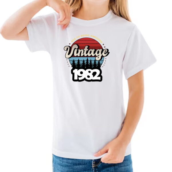 Camiseta Infanto Juvenil Vintage being awesome 1982 - Imagem 3