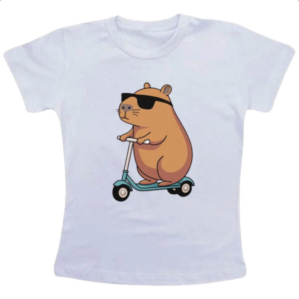 Camiseta Infanto Juvenil Capivara no patinete