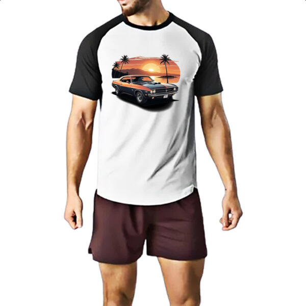Camiseta Raglan Vintage muscle car sunset - Imagem 2