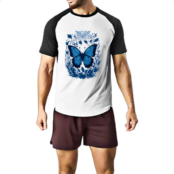 Camiseta Raglan Borboleta azul com flores e folhas - Imagem 2
