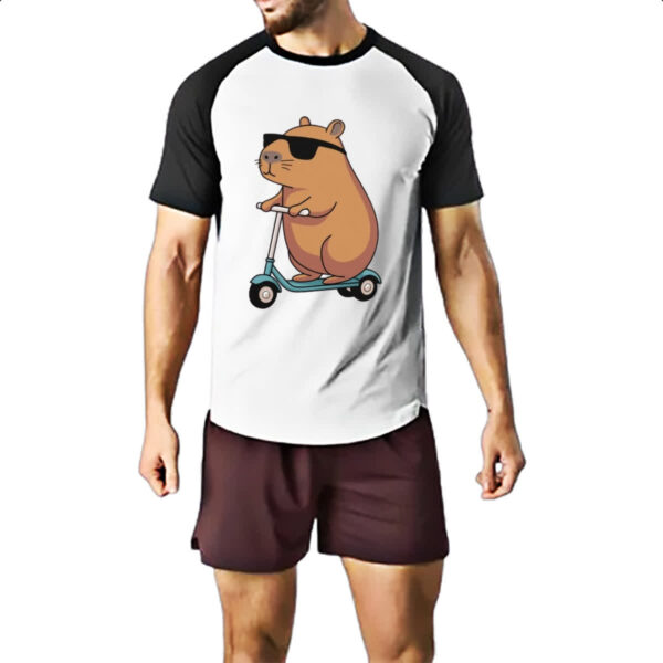 Camiseta Raglan Capivara no patinete - Imagem 2