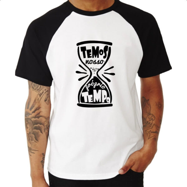 Camiseta Raglan Temos nosso proprio tempo - Imagem 3