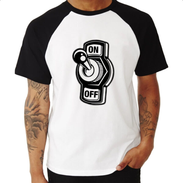 Camiseta Raglan Botao Liga Desliga On Off - Imagem 3