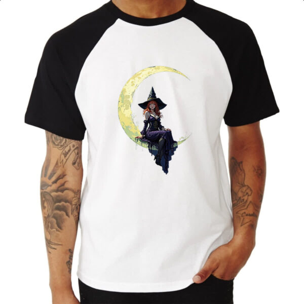 Camiseta Raglan Bruxa sentada na lua minguante - Imagem 3