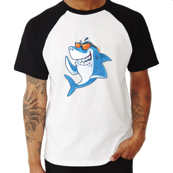 Camiseta Raglan Tubarao verao oculos de sol - Imagem 3