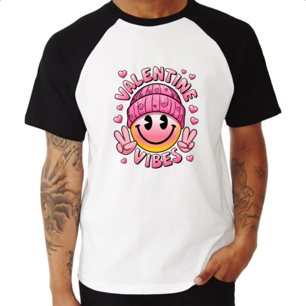 Camiseta Raglan Valentine vibes - Imagem 3