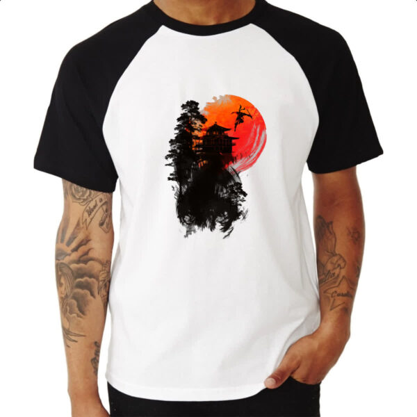 Camiseta Raglan Ninja sob a lua de sangue - Imagem 3