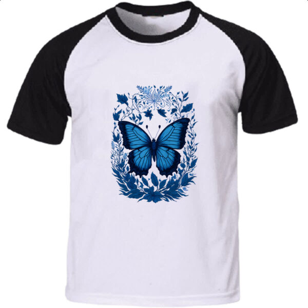 Camiseta Raglan Borboleta azul com flores e folhas