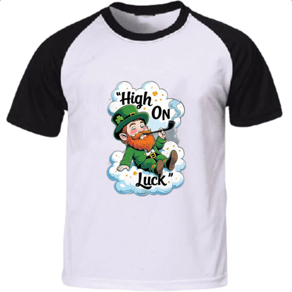 Camiseta Raglan Leprechaun cheio de sorte