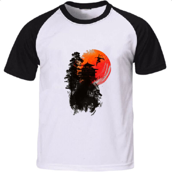 Camiseta Raglan Ninja sob a lua de sangue