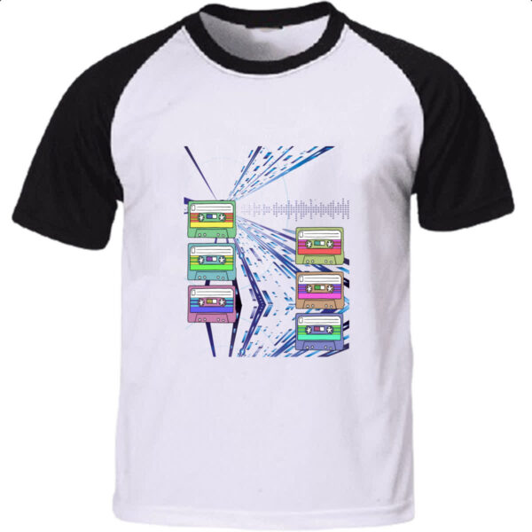 Camiseta Raglan Fitas K7 anos 80 difusion art