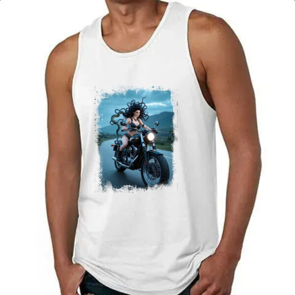 Camiseta Regata Medusa andando de moto - Imagem 4