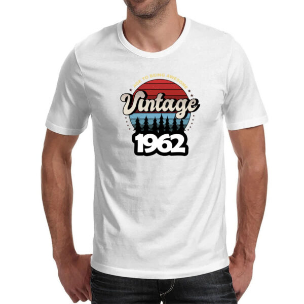 Camiseta Unissex Vintage being awesome 1962 - Imagem 2