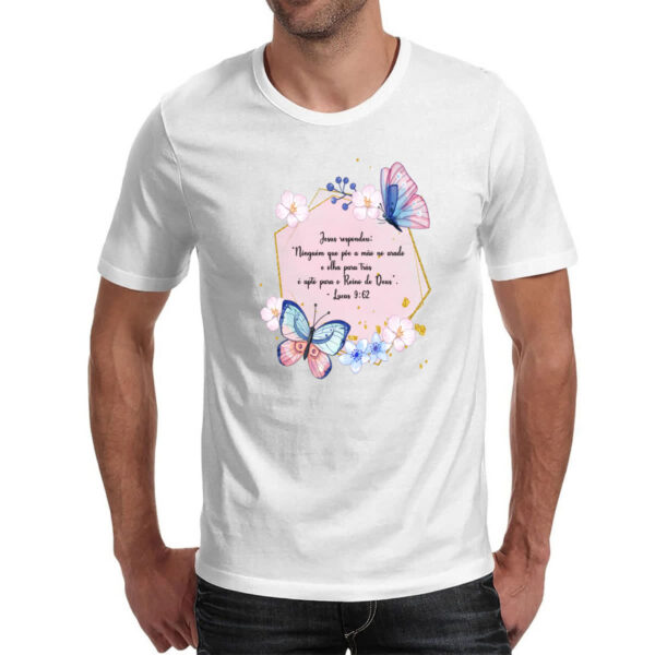 Camiseta Unissex Versiculo Moldurado Ninguem poe a mao no arado - Imagem 2
