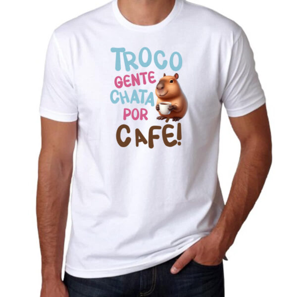 Camiseta Unissex Cappivara troco gente chata por cafe - Imagem 3