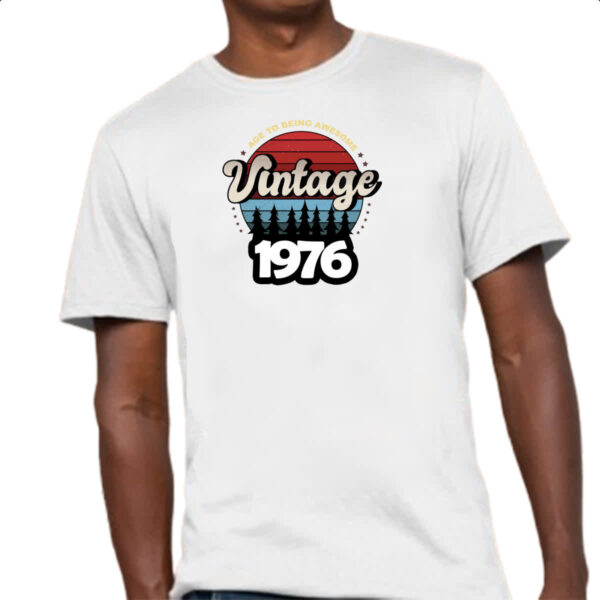 Camiseta Unissex Vintage being awesome 1976 - Imagem 4