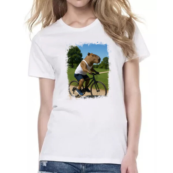 Camiseta Baby Look Capivara de bicicleta - Imagem 2