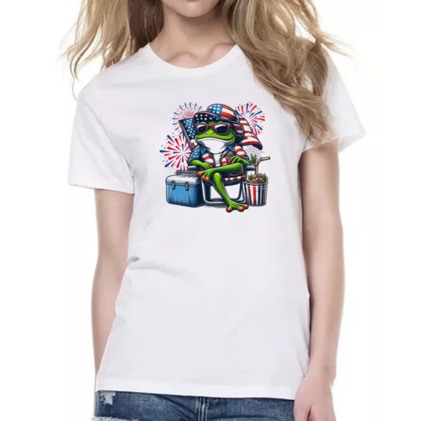 Camiseta Baby Look Sapo Independencia EUA - Imagem 2