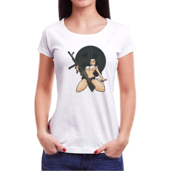 Camiseta Baby Look Freira Guerrilheira - Imagem 3