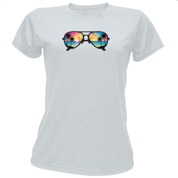 Camiseta Baby Look Oculos reflexo sunset