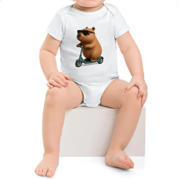 Body infantil Capivara no patinete 3D - Imagem 2