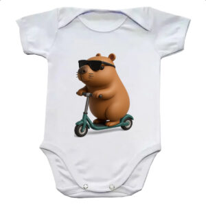 Body infantil Capivara no patinete 3D