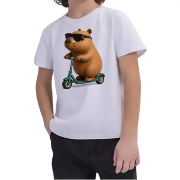 Camiseta Infanto Juvenil Capivara no patinete 3D - Imagem 2
