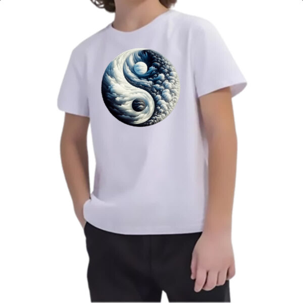 Camiseta Infanto Juvenil Yin Yang Nuvens - Imagem 2