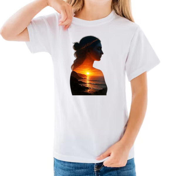 Camiseta Infanto Juvenil Silhueta mulher sunset - Imagem 3