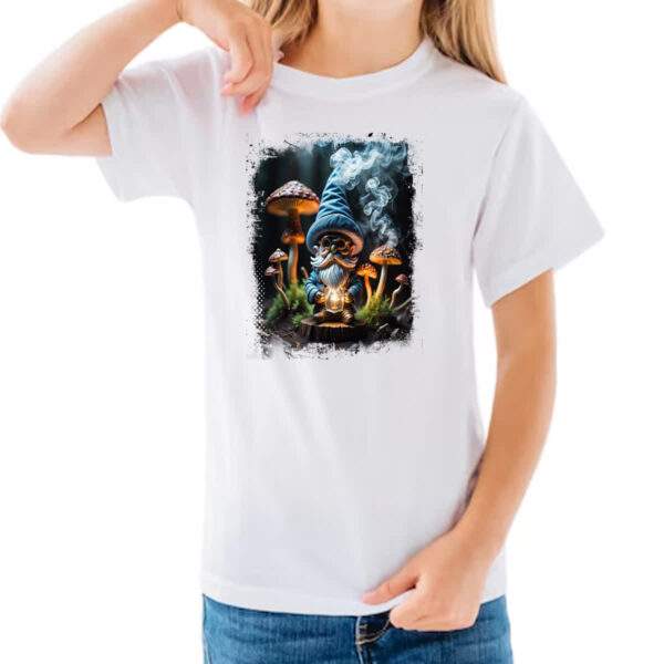 Camiseta Infanto Juvenil Floresta Gnomo Cogumelo - Imagem 3