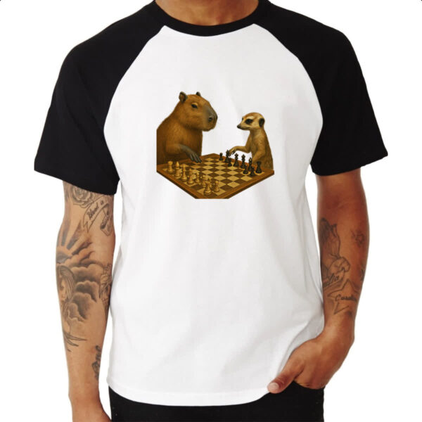 Camiseta Raglan Xadrez Capivara vs Suricato - Imagem 3