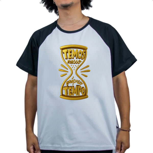 Camiseta Raglan Temos nosso proprio tempo 3D - Imagem 4