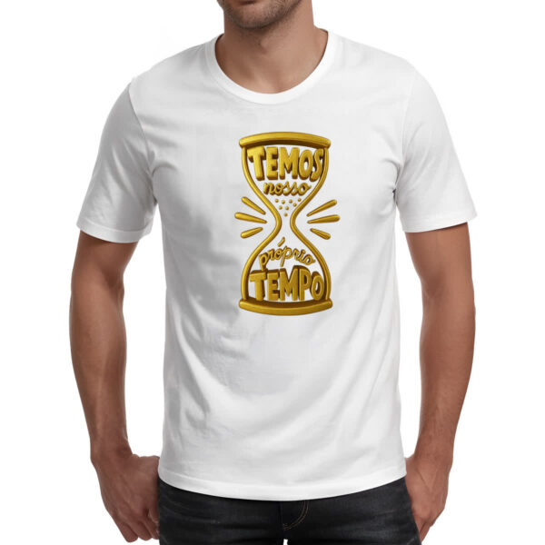 Camiseta Unissex Temos nosso proprio tempo 3D - Imagem 2