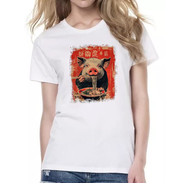 Camiseta Baby Look Porco comendo Lamen - Imagem 2