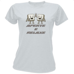 Camiseta Baby Look Aperta e relaxa
