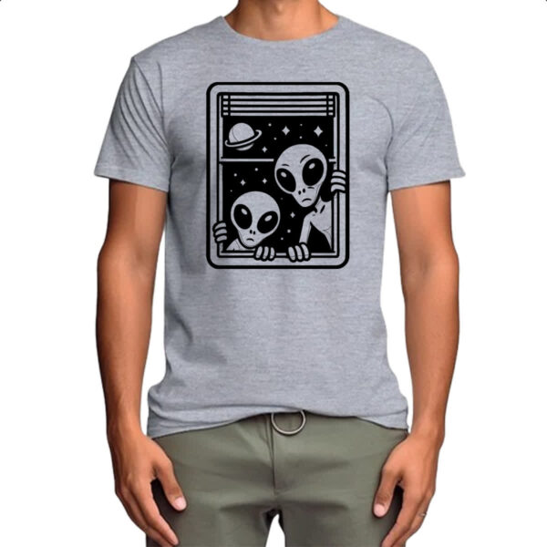 Camiseta Cinza Aliens na janela - Imagem 4
