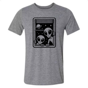 Camiseta Cinza Aliens na janela